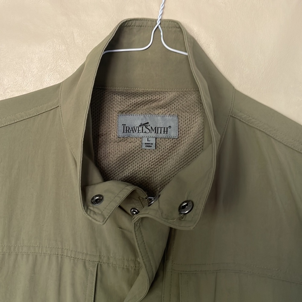 TravelSmith (Never Worn) Men’s fishing vest, 16 Pockets, hunting, shooting Sz L - Picture 2 of 9